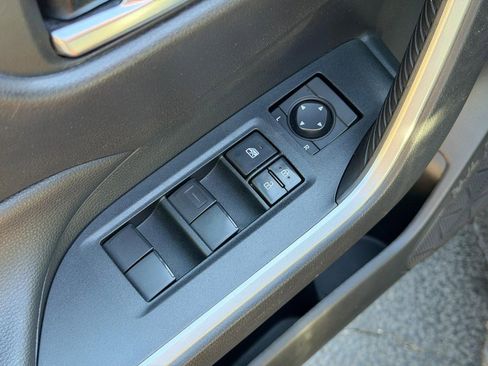 Used 2021 Toyota RAV4 XLE AWD/4WD image 15