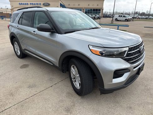 Used 2023 Ford Explorer XLT w/ Class IV Trailer Tow Package image 18