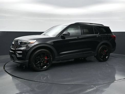 Used 2024 Ford Explorer ST w/ Technology Package AWD/4WD image 6