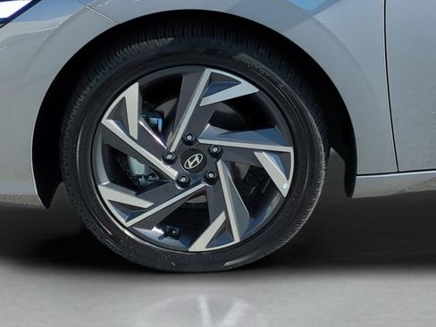 Used 2025 Hyundai Elantra Limited FWD image 29