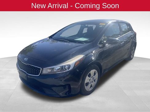 Used 2017 Kia Forte LX image 1