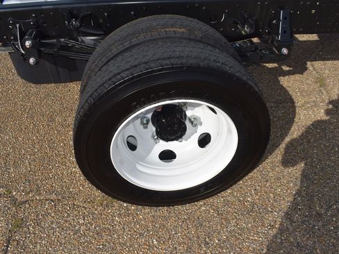 New 2025 Chevrolet Low Cab Forward RWD image 15