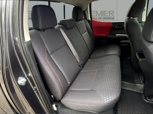 Used 2022 Toyota Tacoma SR5 w/ Technology Package RWD image 28