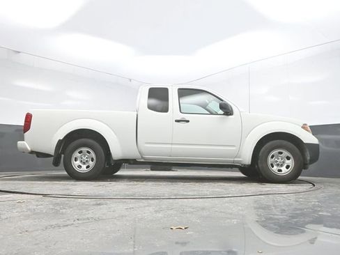 Used 2019 Nissan Frontier S image 32