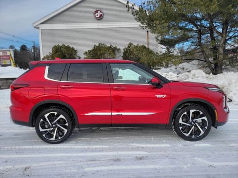 New 2025 Mitsubishi Outlander SE image 6
