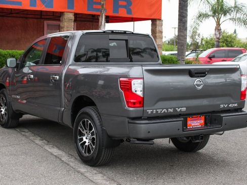 Used 2021 Nissan Titan SV w/ SV Convenience Package image 6