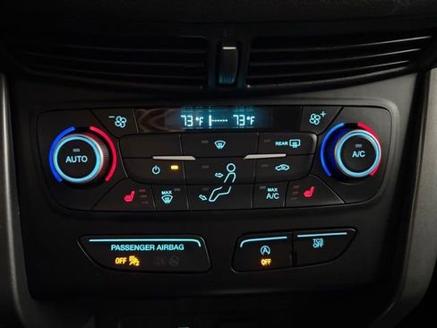 Used 2019 Ford Escape SE image 42