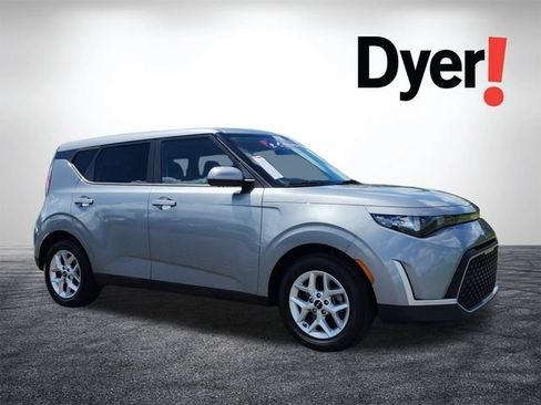 Certified 2024 Kia Soul LX w/ Option Group 015 FWD image 2