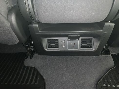 Used 2023 Chevrolet Silverado 1500 LT AWD/4WD image 23