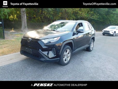 Used 2025 Toyota RAV4 XLE FWD image 1