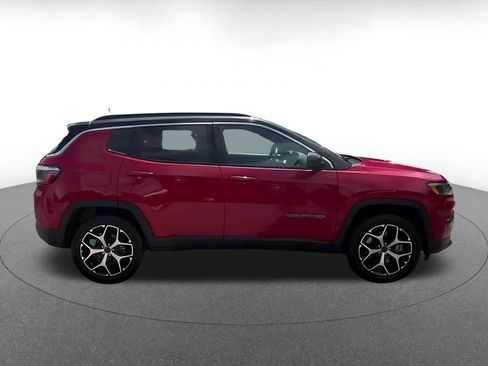 Used 2025 Jeep Compass Limited AWD/4WD image 15