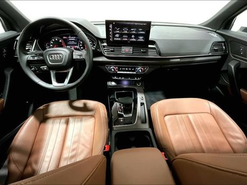 Used 2023 Audi Q5 2.0T Premium w/ Convenience Package AWD/4WD image 10