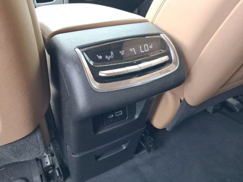 Used 2020 Cadillac XT6 Sport w/ Platinum Package AWD/4WD image 28
