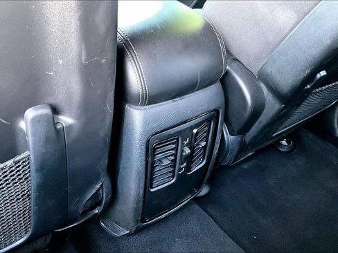 Used 2023 Dodge Durango SXT RWD image 32