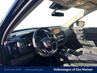 Used 2025 Nissan Pathfinder SV video 2