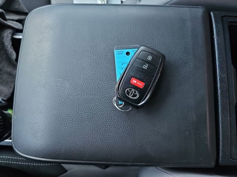 Used 2024 Toyota Tacoma TRD Off-Road w/ TRD Off Road Upgrade Package image 13