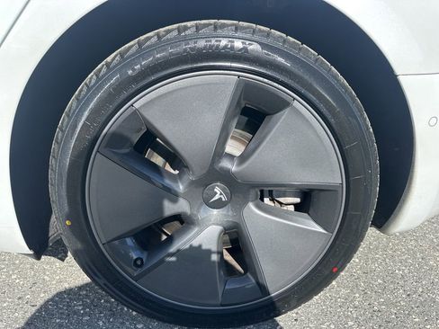 Used 2021 Tesla Model 3 Standard Range Plus image 31