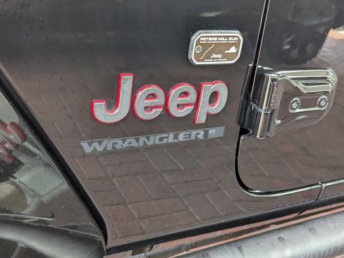 Used 2023 Jeep Wrangler Unlimited Rubicon w/ Xtreme 35 Tire Package AWD/4WD image 9