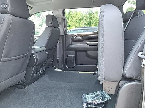 Used 2024 Chevrolet Silverado 1500 LT AWD/4WD image 14