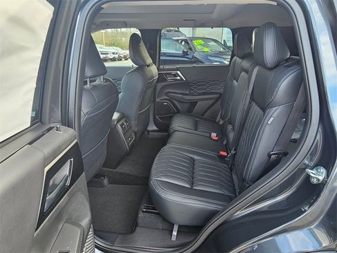 New 2026 Mitsubishi Outlander SEL image 11