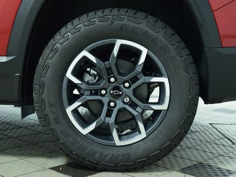 New 2026 Chevrolet Equinox ACTIV w/ Safety and Technology Package image 28