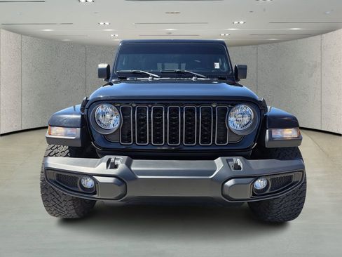 Used 2024 Jeep Gladiator Sport image 8