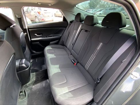 Used 2024 Hyundai Elantra SEL w/ Convenience Package image 19