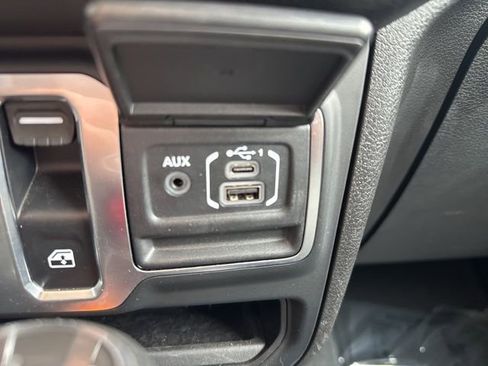 Certified 2025 Jeep Wrangler Sport AWD/4WD image 24