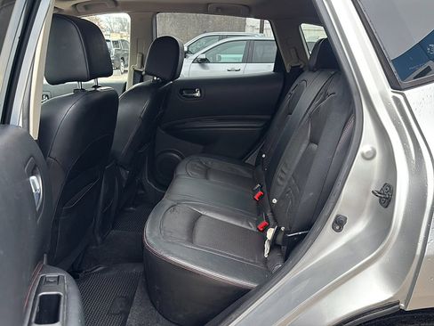 Used 2011 Nissan Rogue SV w/ SL Pkg image 16