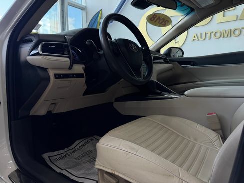Used 2018 Toyota Camry LE w/ Protection Package (Q2) FWD image 9