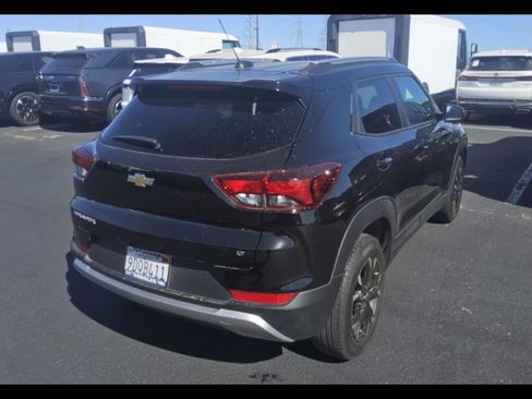 Used 2023 Chevrolet TrailBlazer LT FWD image 4