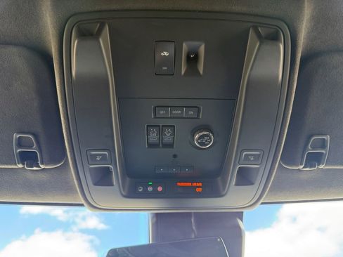 Used 2020 Cadillac Escalade Platinum AWD/4WD image 44