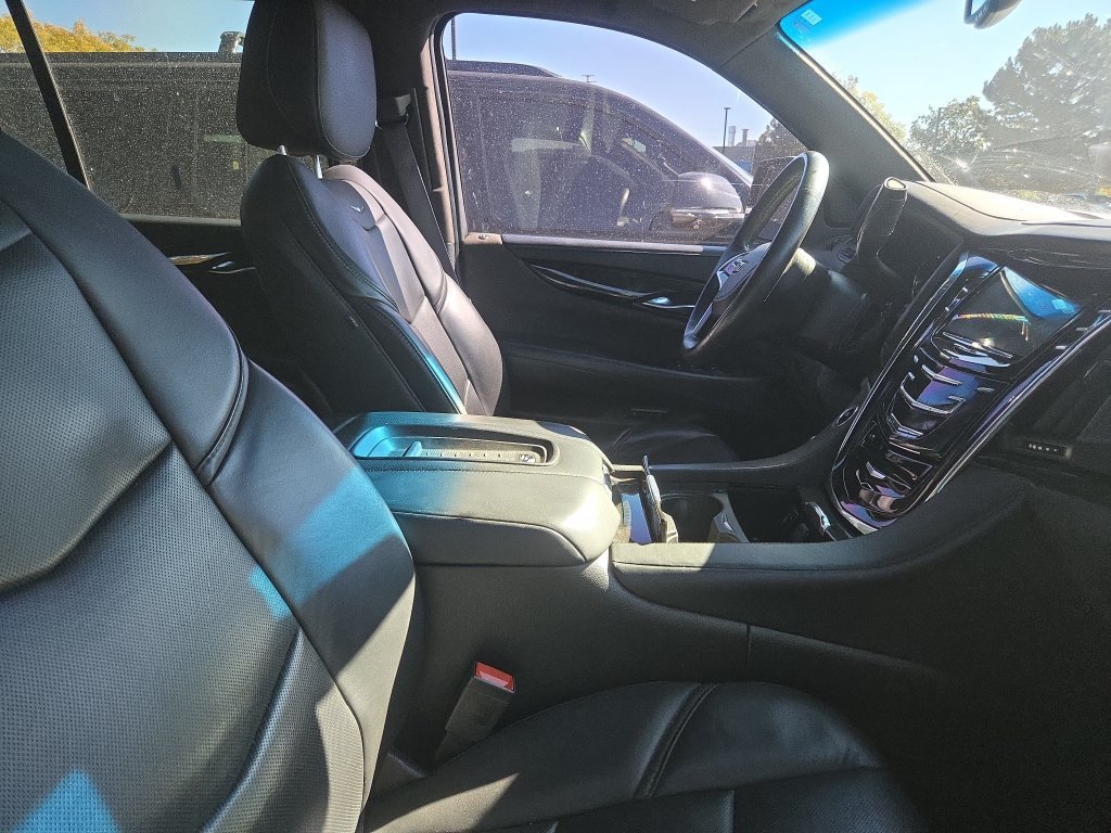 Used 2016 Cadillac Escalade ESV Platinum AWD/4WD image 8
