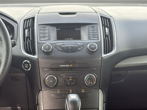 Used 2018 Ford Edge SE image 10