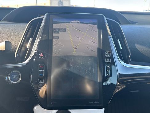 Used 2017 Toyota Prius Prime Premium image 26