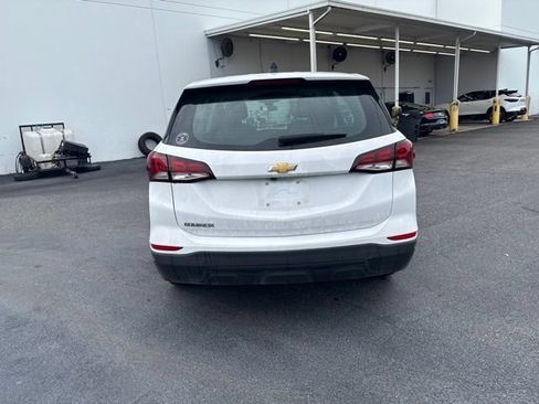 Used 2024 Chevrolet Equinox LS w/ Driver Confidence II Package FWD image 8