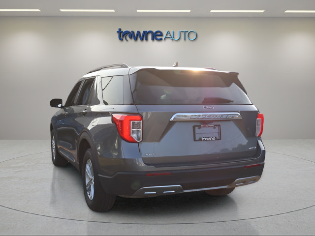Used 2023 Ford Explorer XLT w/ Equipment Group 202A AWD/4WD image 3