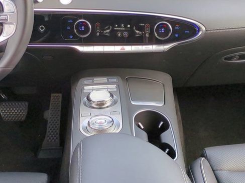 Used 2025 Genesis GV70 2.5T w/ Advanced Package image 17