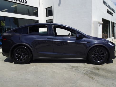 Used 2024 Tesla Model X AWD/4WD image 10