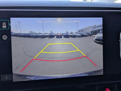 Certified 2025 Kia Carnival EX image 29