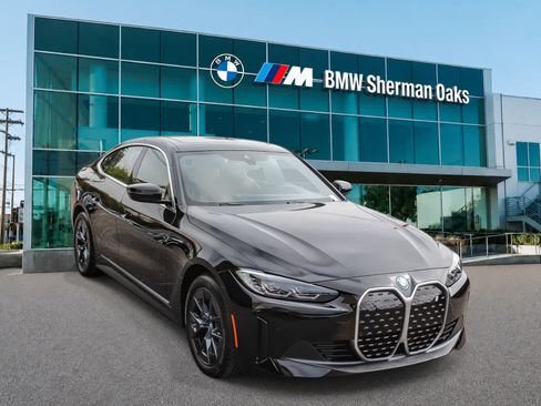 Used 2023 BMW i4 eDrive35 w/ Premium Package RWD image 3