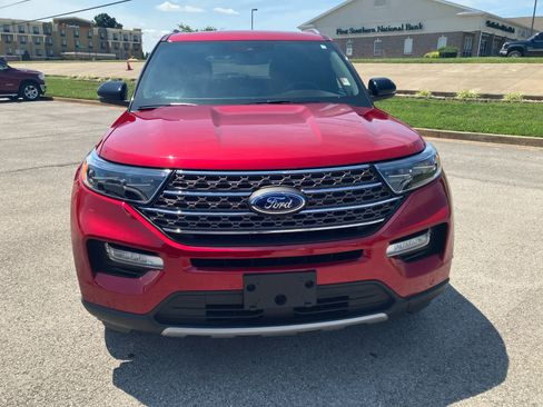 Used 2022 Ford Explorer King Ranch w/ Premium Technology Package AWD/4WD image 2