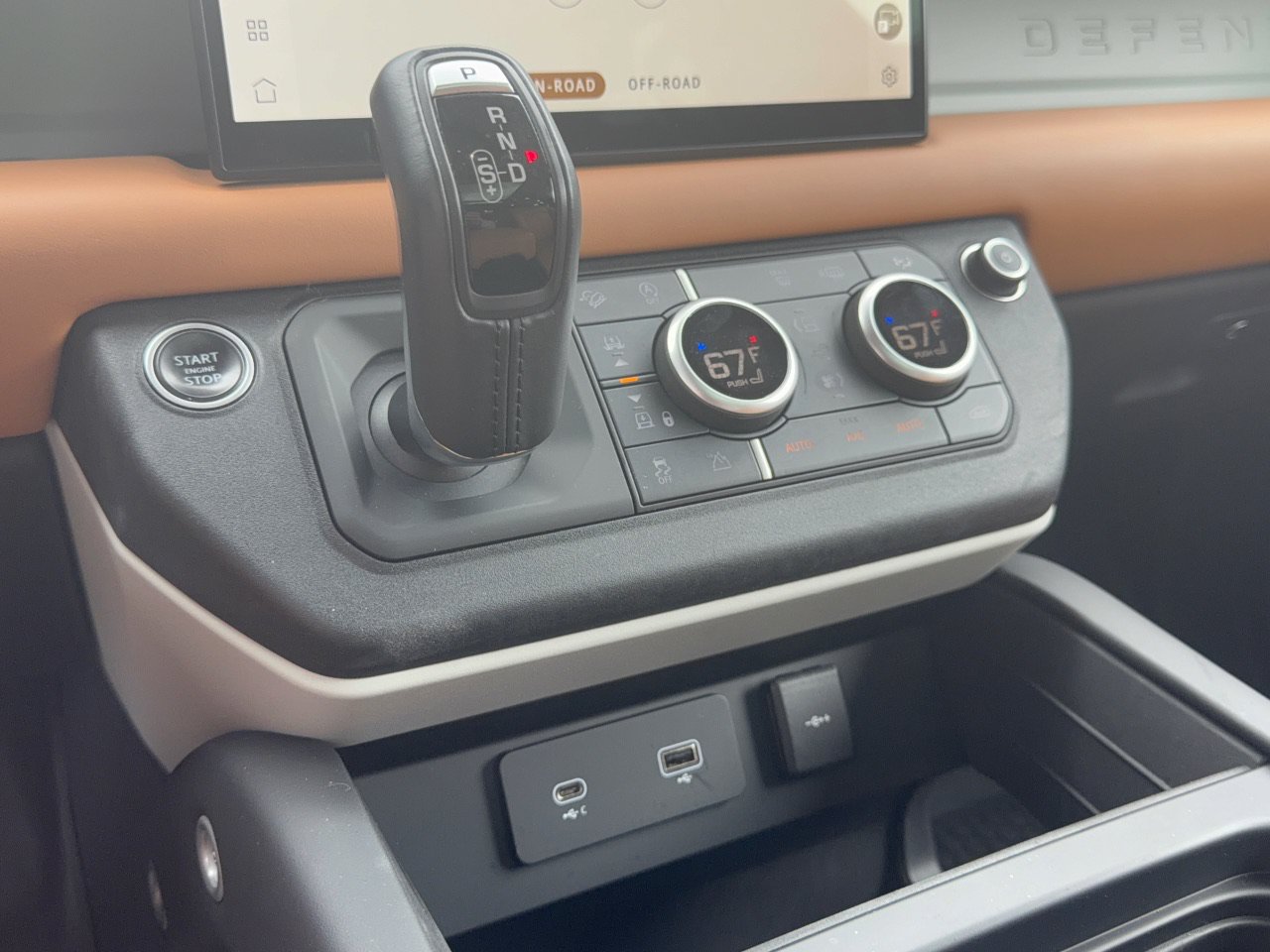 Used 2023 Land Rover Defender 90 SE AWD/4WD image 22