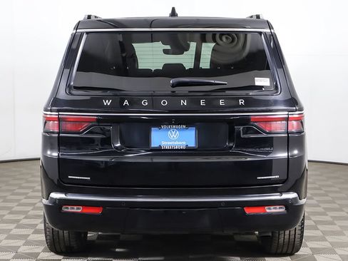Used 2023 Jeep Wagoneer Series II AWD/4WD image 16