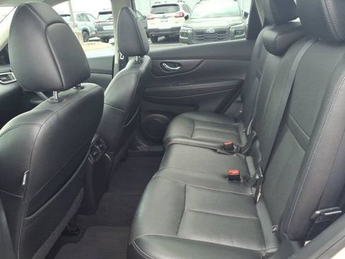 Used 2016 Nissan Rogue SL w/ SL Premium Package FWD image 25