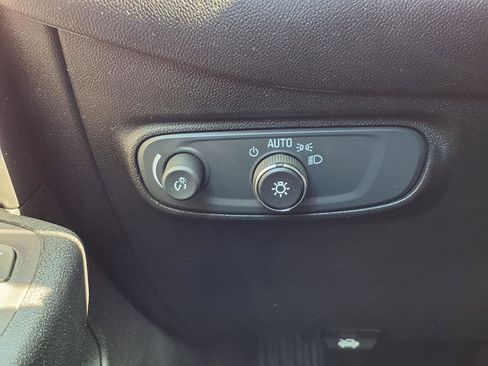 Used 2020 Chevrolet Equinox LT AWD/4WD image 9