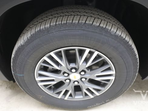 New 2027 Chevrolet Traverse LT w/ Driver Confidence Package FWD image 27