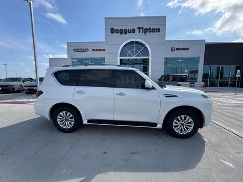 Used 2023 Nissan Armada SV w/ Cargo Package image 2