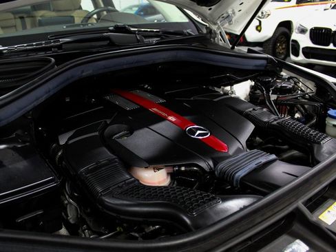 Used 2019 Mercedes-Benz GLE 43 AMG 4MATIC w/ Premium 2 Package image 42