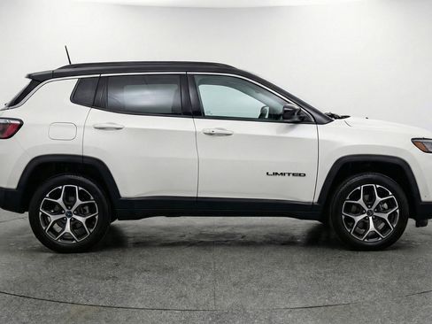 Used 2025 Jeep Compass Limited AWD/4WD image 8